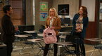 I Hate My Teenage Daughter: Teenage Escuela (season 1, episode 5)
