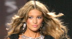 E! News Now: VS Model Quits Over Religion